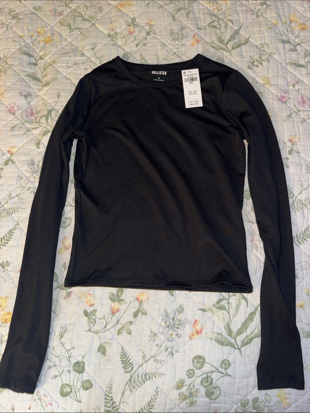 Hollister Black Long-Sleeve Crewneck Top